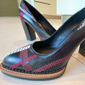 Todd's stack high heel shoe in red & white plaid design.Size 39EU